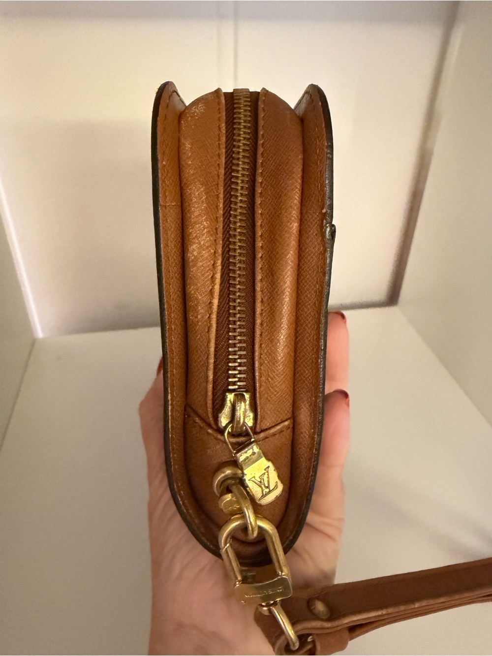 Louis Vuitton Monogram Pochette Accessoires Wristlet

Description: - Picture 5 of 11